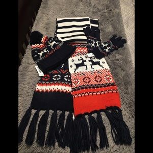 Old Navy hat, scarf and gloves set!